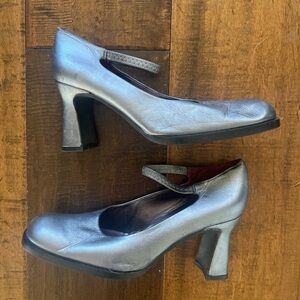Silver metallic leather Mary Jane heels, Size 38, elastic straps, 3” heels